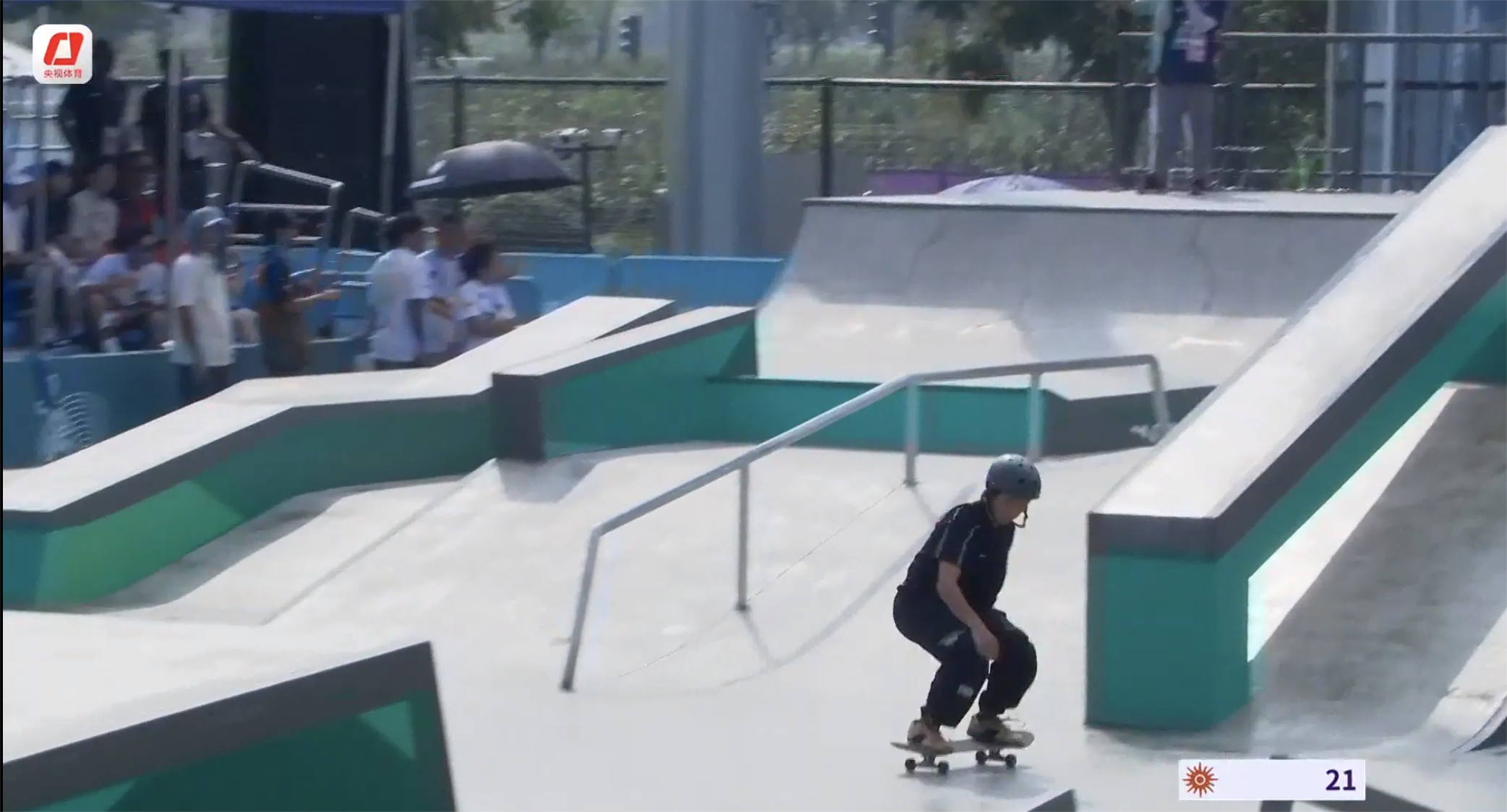 张杰勇夺杭州亚运会滑板男子街式金牌