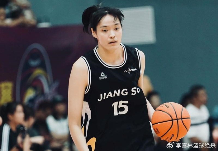 许晨妍半决赛高效表现引关注 三分火力助其转型