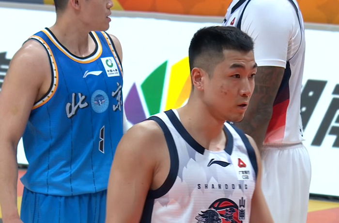 山东男篮惨败北京队16分 高诗岩陈林坚低迷成主